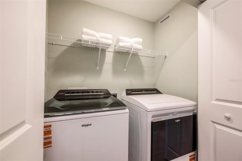 Купить таунхаус в Овьедо, Флорида 6 комнат, 158.96м2, № 1833001 - фото 14