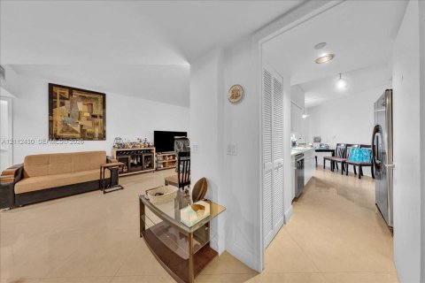 Купить кондоминиум в Санни-Айлс-Бич, Флорида 1 спальня, 117.06м2, № 2432929 - фото 5