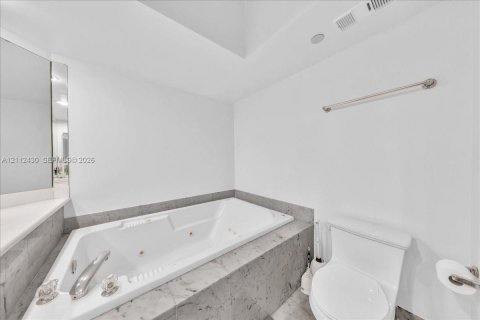 Купить кондоминиум в Санни-Айлс-Бич, Флорида 1 спальня, 117.06м2, № 2432929 - фото 22