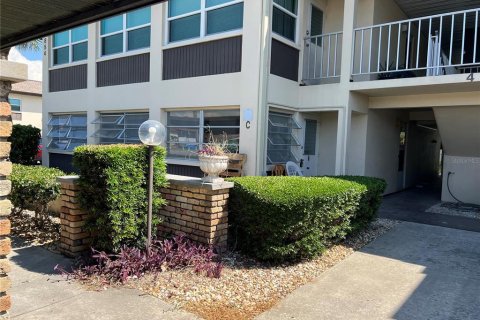 Copropriété à vendre à New Port Richey, Floride: 2 chambres, 101.08 m2 № 1754434 - photo 2