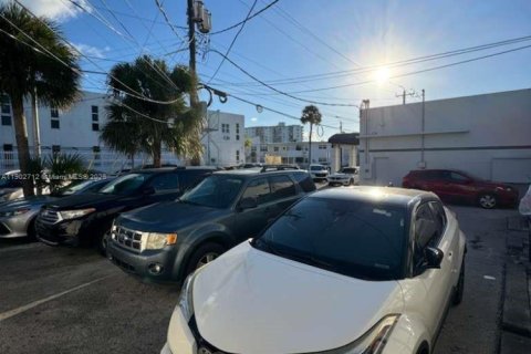 Propiedad comercial en venta en Miami Beach, Florida № 1955863 - foto 24