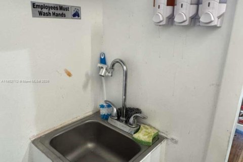 Propiedad comercial en venta en Miami Beach, Florida № 1955863 - foto 28