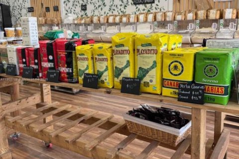 Propiedad comercial en venta en Miami Beach, Florida № 1955863 - foto 2