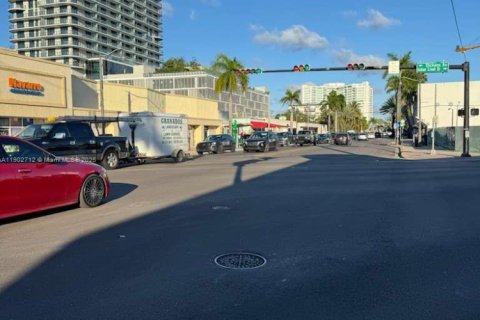 Propiedad comercial en venta en Miami Beach, Florida № 1955863 - foto 14