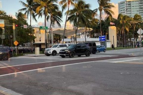 Propiedad comercial en venta en Miami Beach, Florida № 1955863 - foto 12