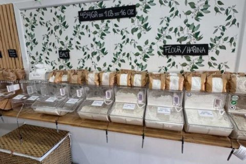 Propiedad comercial en venta en Miami Beach, Florida № 1955863 - foto 4