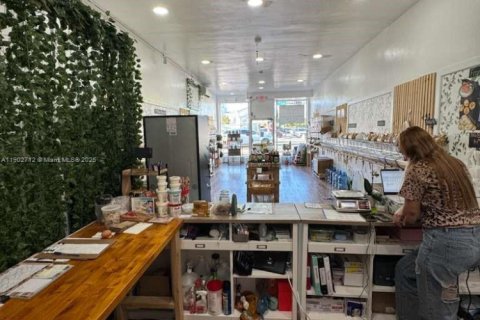 Propiedad comercial en venta en Miami Beach, Florida № 1955863 - foto 8