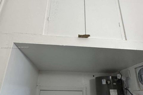 Propiedad comercial en venta en Miami Beach, Florida № 1955863 - foto 27