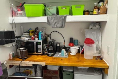 Propiedad comercial en venta en Miami Beach, Florida № 1955863 - foto 29