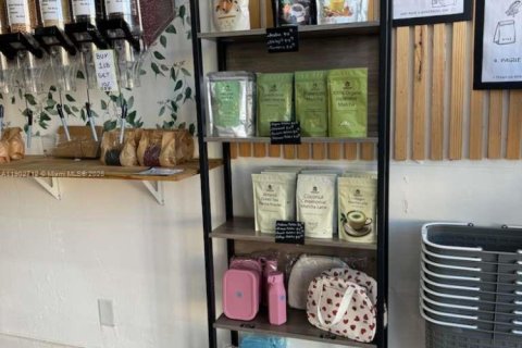 Propiedad comercial en venta en Miami Beach, Florida № 1955863 - foto 6