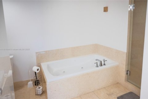 Appartement à louer à Aventura, Floride: 2 chambres, 116.78 m2 № 1961498 - photo 17