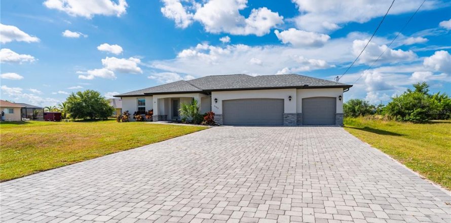 Villa ou maison à Cape Coral, Floride 4 chambres, 170.01 m2 № 2329790