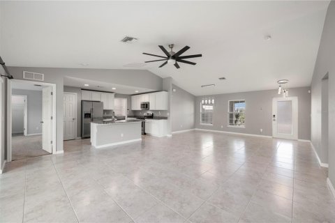 Villa ou maison à vendre à Cape Coral, Floride: 4 chambres, 170.01 m2 № 2329790 - photo 16