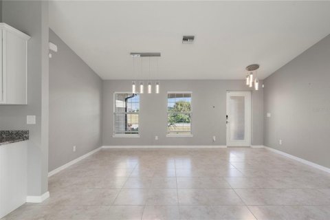 Villa ou maison à vendre à Cape Coral, Floride: 4 chambres, 170.01 m2 № 2329790 - photo 13