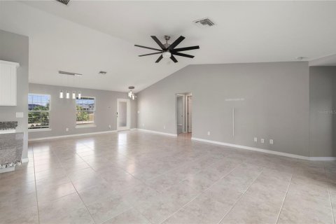 Villa ou maison à vendre à Cape Coral, Floride: 4 chambres, 170.01 m2 № 2329790 - photo 10