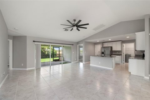 Villa ou maison à vendre à Cape Coral, Floride: 4 chambres, 170.01 m2 № 2329790 - photo 15