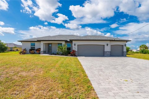 Villa ou maison à vendre à Cape Coral, Floride: 4 chambres, 170.01 m2 № 2329790 - photo 4