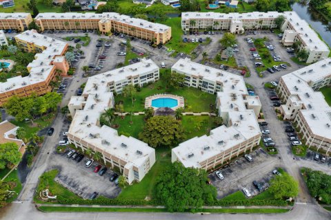 Купить кондоминиум в Маргит, Флорида 3 комнаты, 90.12м2, № 2085621 - фото 21