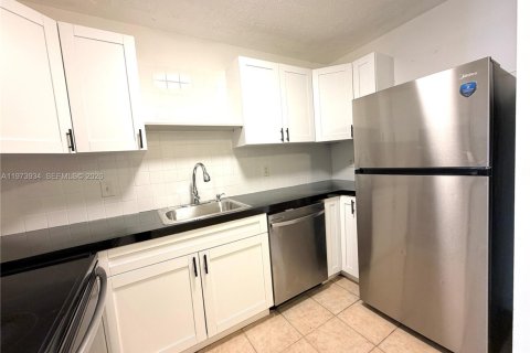 Condominio en Coral Springs, Florida, 2 dormitorios  № 2033675