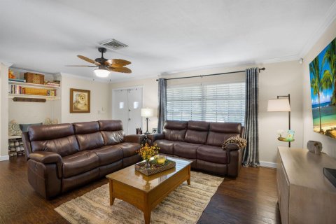Casa en venta en Vero Beach, Florida, 3 dormitorios, 159.79 m2 № 2385408 - foto 4