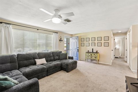 Villa ou maison à vendre à Holiday, Floride: 2 chambres, 99.22 m2 № 2329665 - photo 3