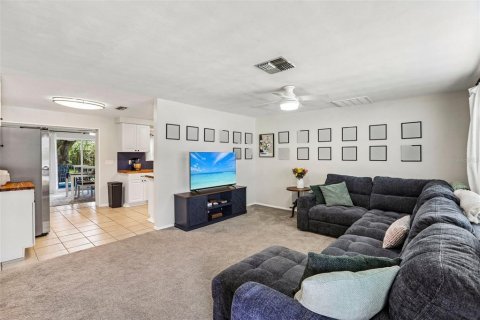 Villa ou maison à vendre à Holiday, Floride: 2 chambres, 99.22 m2 № 2329665 - photo 2