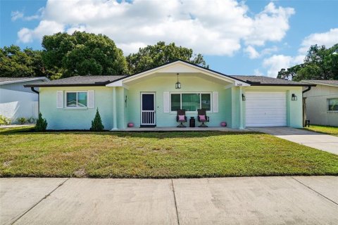 Villa ou maison à Holiday, Floride 2 chambres, 99.22 m2 № 2329665