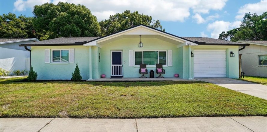 Villa ou maison à Holiday, Floride 2 chambres, 99.22 m2 № 2329665