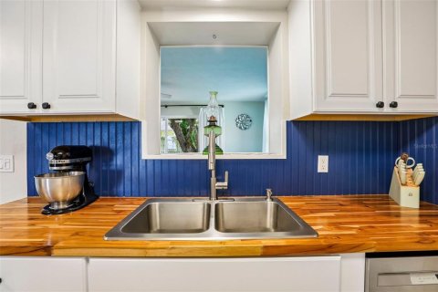 Villa ou maison à vendre à Holiday, Floride: 2 chambres, 99.22 m2 № 2329665 - photo 8
