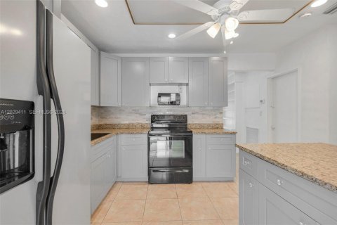 Casa en alquiler en Miramar, Florida, 3 dormitorios, 158.68 m2 № 2077930 - foto 10