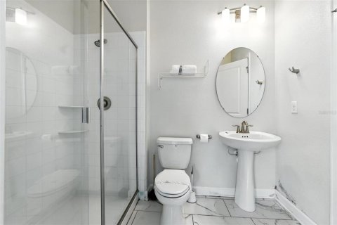 Casa en venta en Davenport, Florida, 6 dormitorios, 310.2 m2 № 1789800 - foto 21