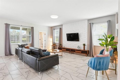 Casa en venta en Davenport, Florida, 6 dormitorios, 310.2 m2 № 1789800 - foto 7