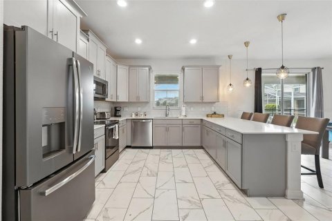 Casa en venta en Davenport, Florida, 6 dormitorios, 310.2 m2 № 1789800 - foto 17