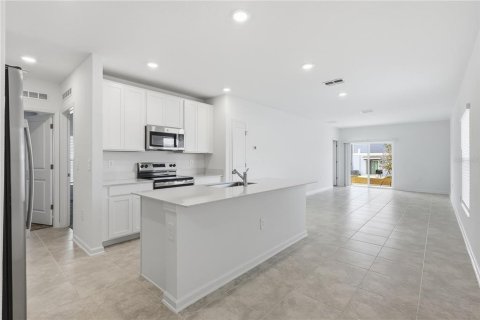Villa ou maison à louer à Davenport, Floride: 3 chambres, 136.57 m2 № 2407108 - photo 4