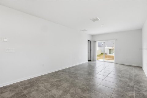 Villa ou maison à louer à Davenport, Floride: 3 chambres, 136.57 m2 № 2407108 - photo 9