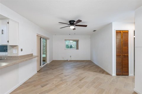 House in Daytona Beach, Florida 3 bedrooms, 147.53 sq.m. № 2429424 - photo 18
