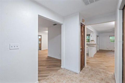House in Daytona Beach, Florida 3 bedrooms, 147.53 sq.m. № 2429424 - photo 7