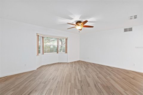 House in Daytona Beach, Florida 3 bedrooms, 147.53 sq.m. № 2429424 - photo 8