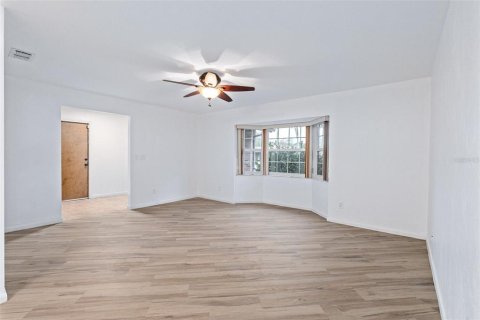 House in Daytona Beach, Florida 3 bedrooms, 147.53 sq.m. № 2429424 - photo 11