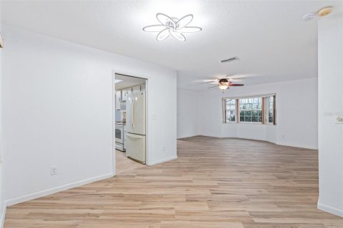 House in Daytona Beach, Florida 3 bedrooms, 147.53 sq.m. № 2429424 - photo 14