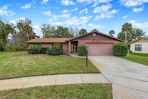 House in Daytona Beach, Florida 3 bedrooms, 147.53 sq.m. № 2429424