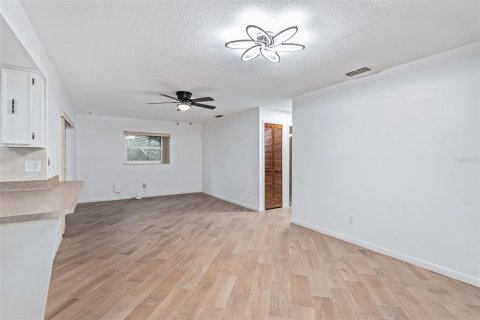 House in Daytona Beach, Florida 3 bedrooms, 147.53 sq.m. № 2429424 - photo 15