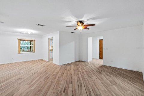 House in Daytona Beach, Florida 3 bedrooms, 147.53 sq.m. № 2429424 - photo 10