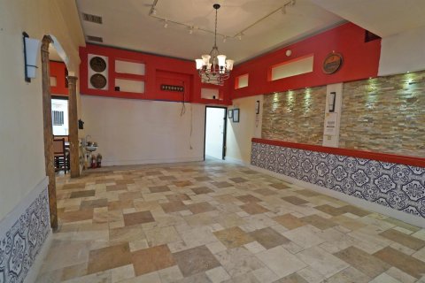 Commercial property in Miami, Florida № 2146860 - photo 6