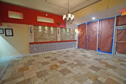 Commercial property in Miami, Florida № 2146860 - photo 7