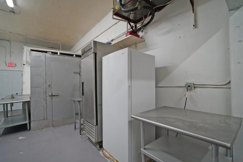 Commercial property in Miami, Florida № 2146860 - photo 23