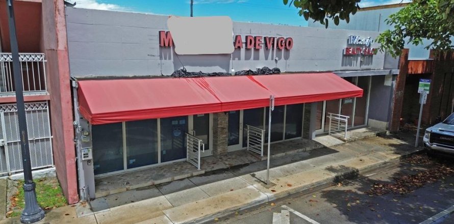 Commercial property in Miami, Florida № 2146860