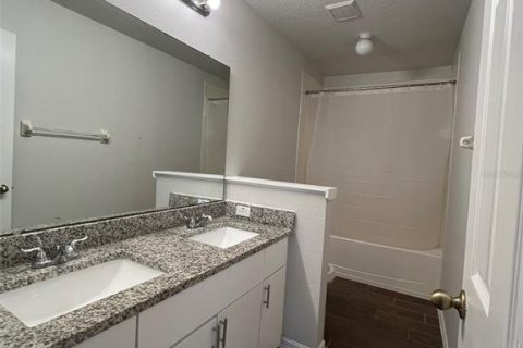 Condominio en alquiler en Orlando, Florida, 3 dormitorios, 173.91 m2 № 2111830 - foto 15
