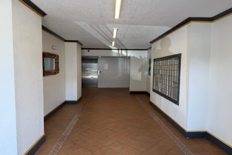 Condo in Plantation, Florida, 1 bedroom № 2245522 - photo 8