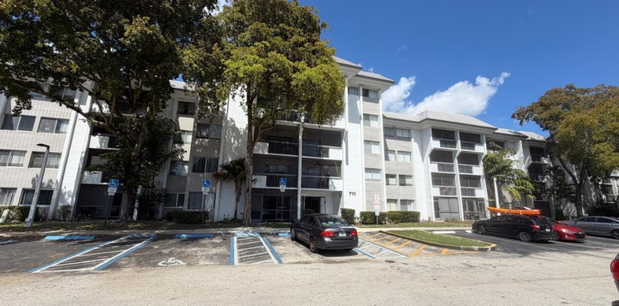 Condo in Plantation, Florida, 1 bedroom № 2245522